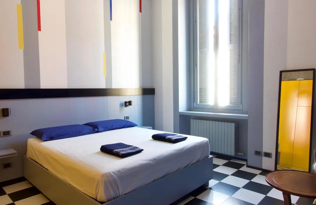 Bocconi Color Apartment-1