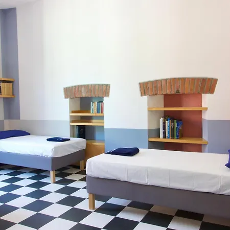 Bocconi Color Apartment-3